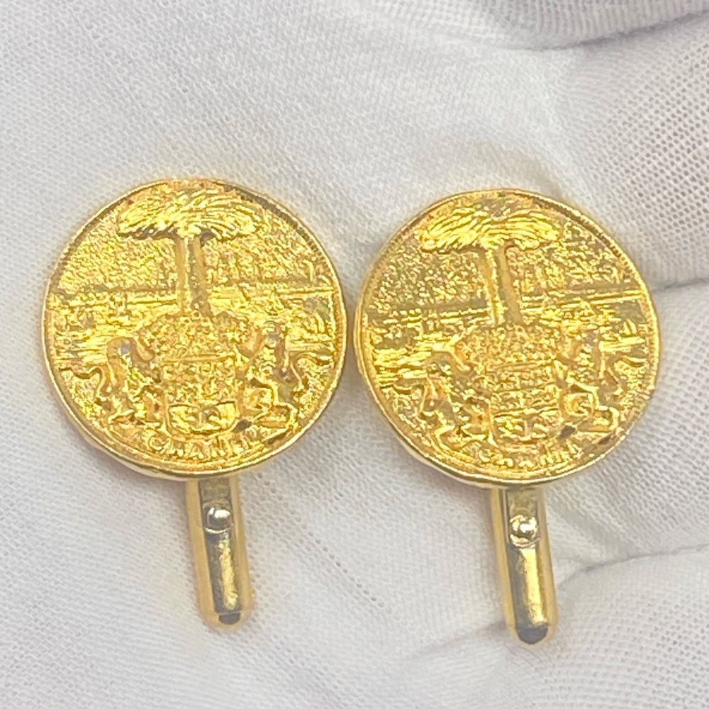 Chanel Vintage 80s Gold Tone Cufflinks - Picture 8 of 14